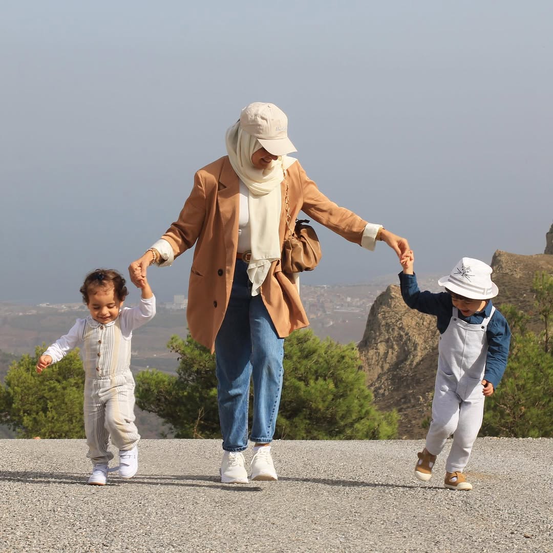 Dr. Sara Hayoun